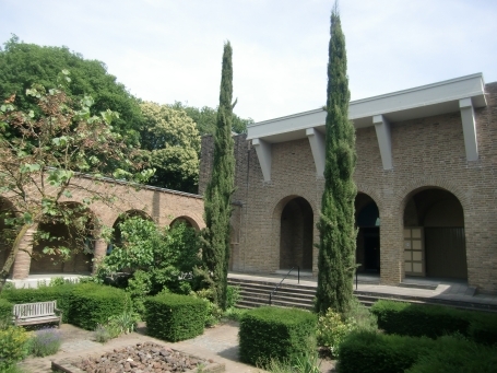 Groesbeek NL : Heilig-Landstichting, Profetenlaan, Museumpark Orientalis, Haupt- bzw. Eingangsgebäude 